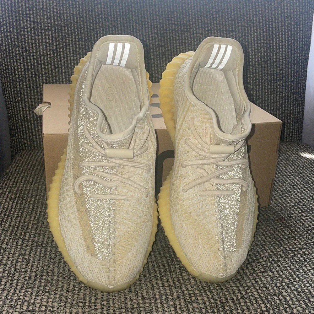 Yeezy Boost - Picture 2 of 4